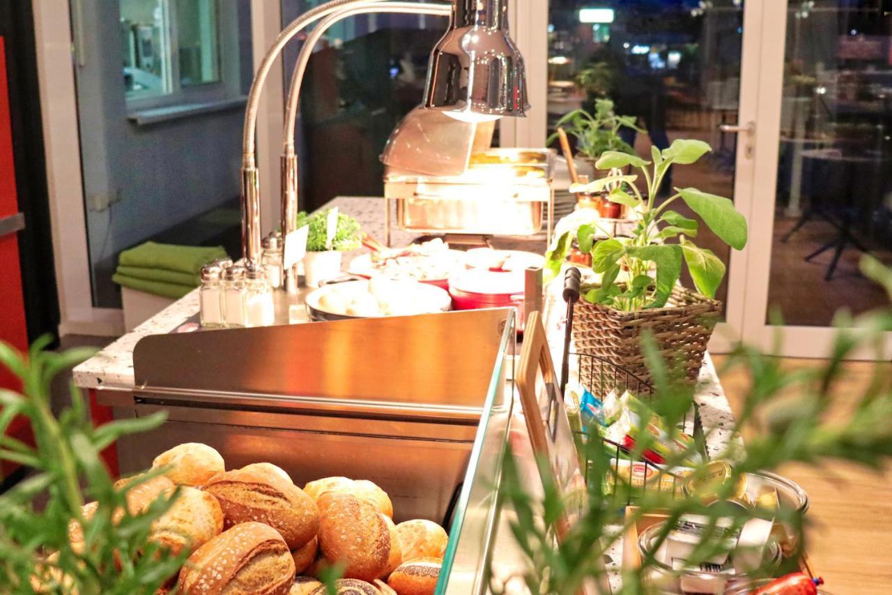 Stay2Munich Hotel&Serviced Apartments Brunnthal Exterior foto