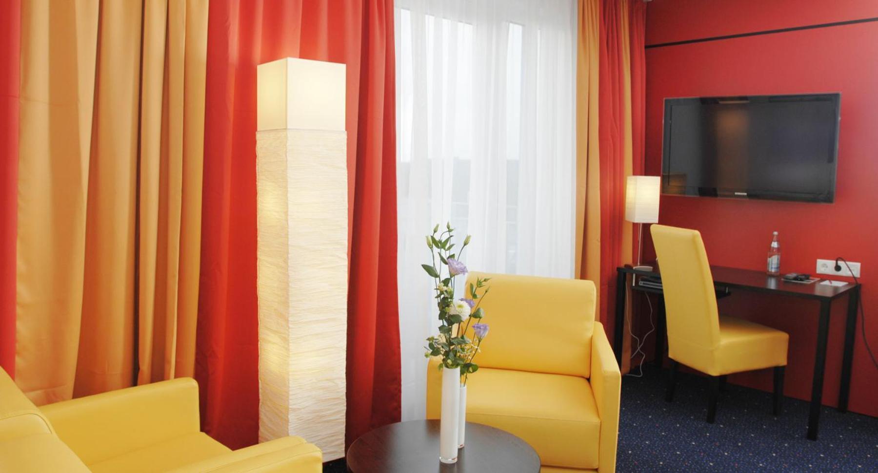 Stay2Munich Hotel&Serviced Apartments Brunnthal Exterior foto