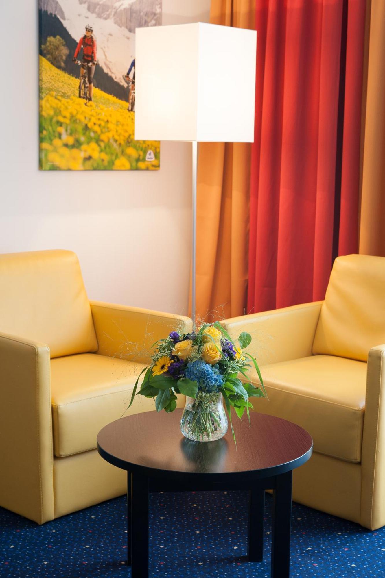 Stay2Munich Hotel&Serviced Apartments Brunnthal Exterior foto