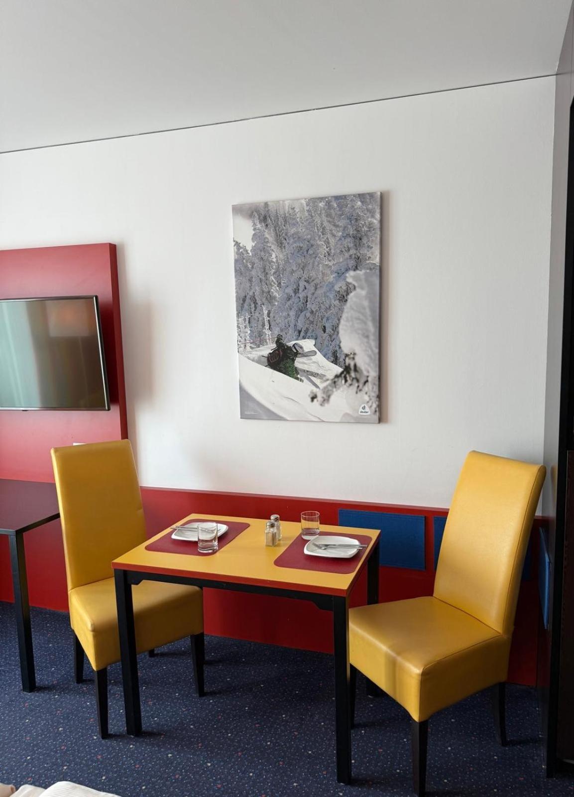 Stay2Munich Hotel&Serviced Apartments Brunnthal Exterior foto