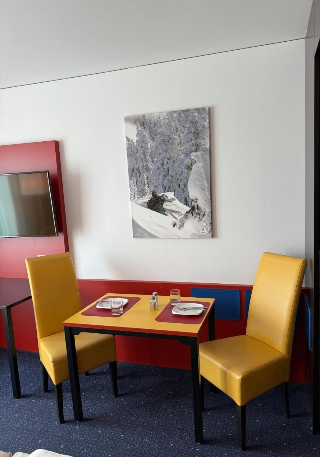 Stay2Munich Hotel&Serviced Apartments Brunnthal Exterior foto