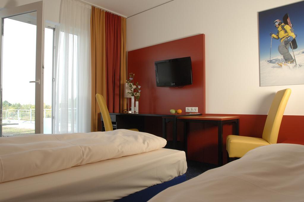 Stay2Munich Hotel&Serviced Apartments Brunnthal Exterior foto